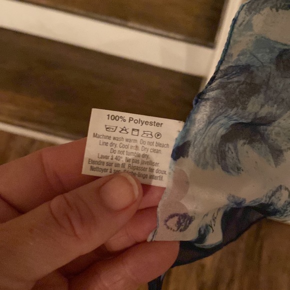 Laura Ashley, long gauzy scarf. 100% polyester, excellent condition. - Picture 9 of 9